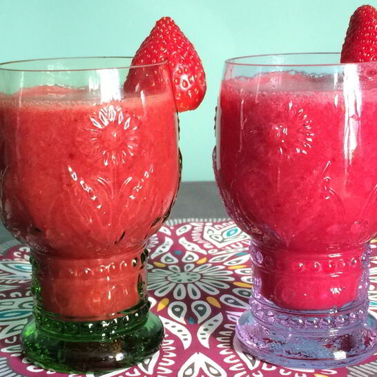 Рецепт клубнично-брусничного смузи