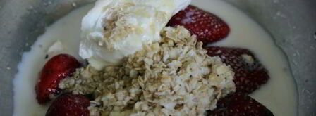 клубничный смузи с творогом и овсяными хлопьями. Шаг 5