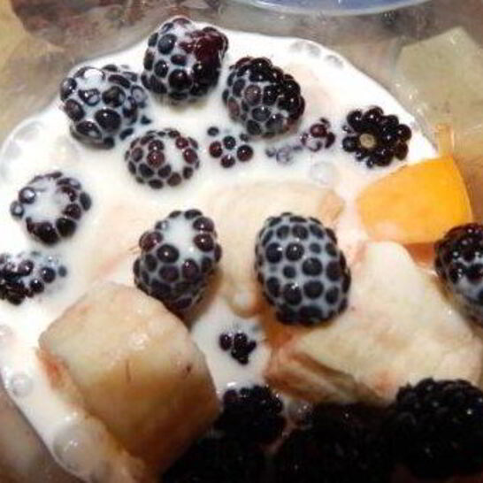 Рецепт персиково-ежевичного смузи