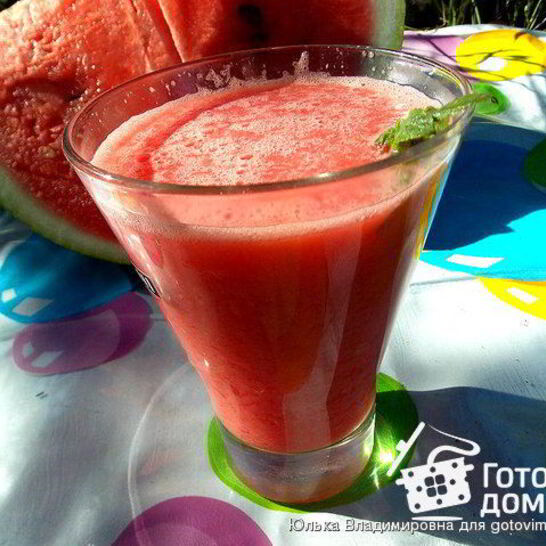 Рецепт смузей из арбуза, йогурта и мяты