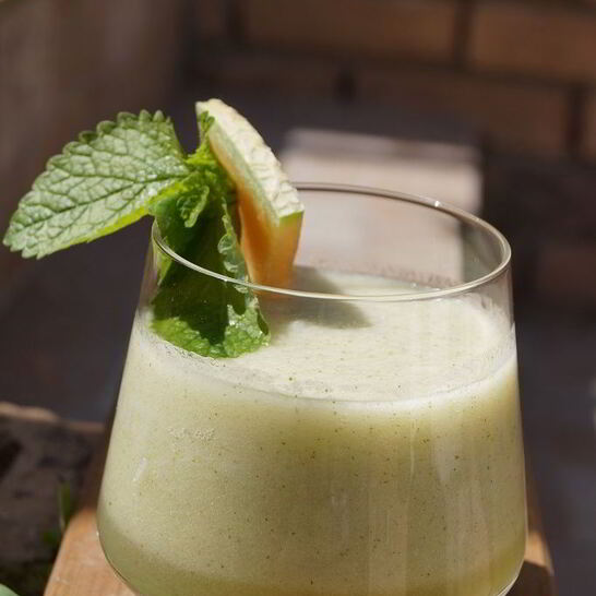Рецепт смузей из дыни с мелиссой