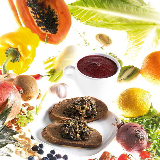 Рецепт смузей из замороженной черники и голубики, апельсинов и фиников