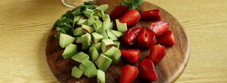 смузи с авокадо и клубникой. Шаг 5