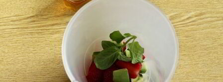 смузи с авокадо и клубникой. Шаг 6