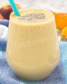 Смузи с дыней, бананом и персиком