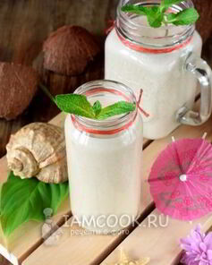 Тропический смузи с кокосовым молоком
