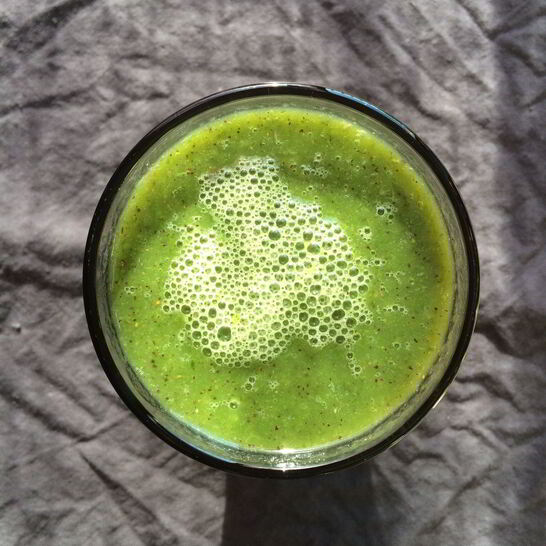 Рецепт зеленого смузи со шпинатом и киви