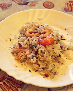 Греческий салат из креветок с рисом