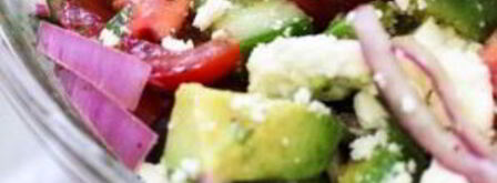 греческий салат с авокадо. Шаг 4