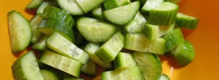 греческий салат с фетаксой и помидорами без майонеза. Шаг 3