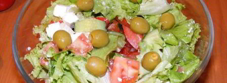 греческий салат с фетой классический. Шаг 9