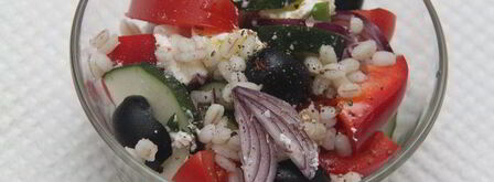 греческий салат с перловкой. Шаг 11