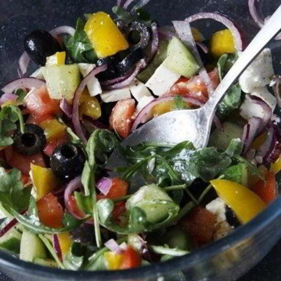 Рецепт греческого салата с рукколой