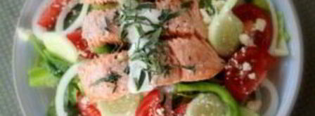 греческий салат с семгой. Шаг 10