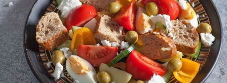 греческий салат с сухариками. Шаг 13