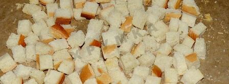 классический греческий салат с сухариками и курицей. Шаг 3