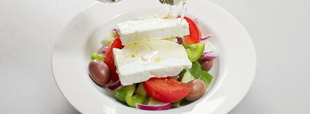 настоящий греческий салат. Шаг 8