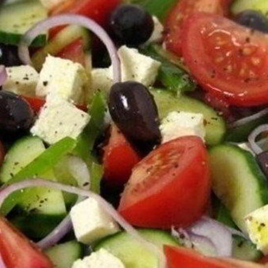 Рецепт овощного салата по-гречески с оливковым маслом