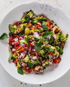 Овощной салат с зеленой гречкой