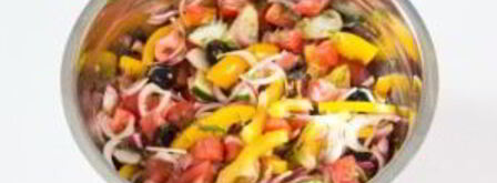 салат греческий с сыром фета. Шаг 7