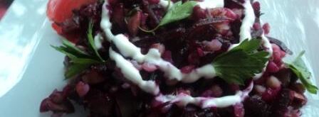 теплый салат с гречкой, свеклой и грибами. Шаг 7