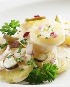 Картофельный салат с грецкими орехами и эстрагоном