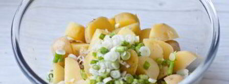 картофельный салат с яйцами и горошком. Шаг 5