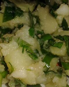 Картофельный салат со шпинатом