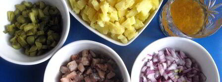 немецкий картофельный салат с сельдью. Шаг 3