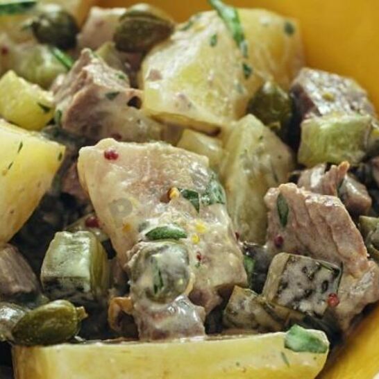 Рецепт салата из картофеля с сельдью и телятиной