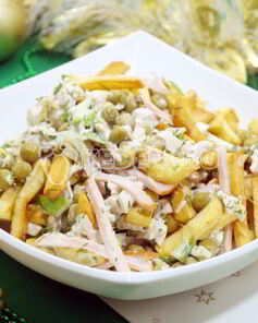 Салат с картофелем фри Новогодние мотивы