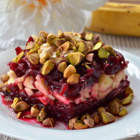 Рецепт любопытного салата из свеклы и банана