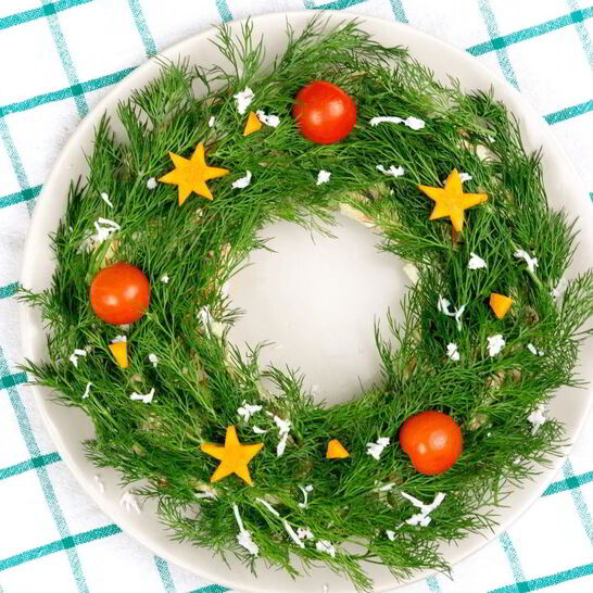 Рецепт новогоднего венка из оливье