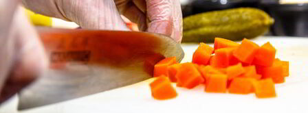 оливье с крабом. Шаг 3