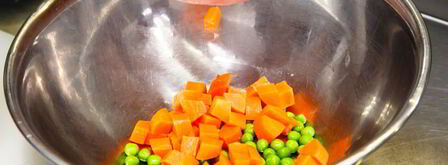 оливье с крабом. Шаг 4