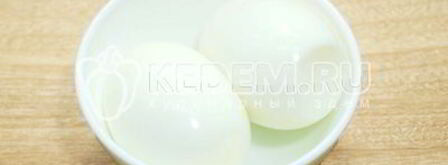 оливье с полукопченой колбасой. Шаг 3