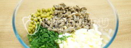 оливье с полукопченой колбасой. Шаг 6