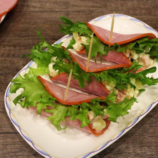 Рецепт оливье в ветчине