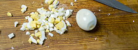 салат оливье с креветками. Шаг 7