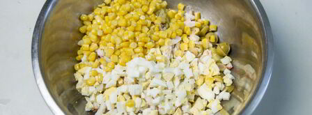 салат оливье с креветками. Шаг 8