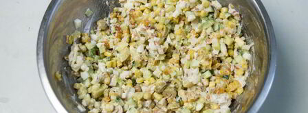 салат оливье с креветками. Шаг 9