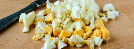 салат оливье со свежим огурцом. Шаг 4