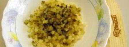 салат оливье в виде петуха. Шаг 4