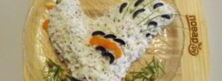 салат оливье в виде петуха. Шаг 10