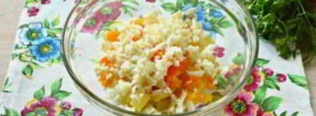 салат в виде петуха оливье. Шаг 5