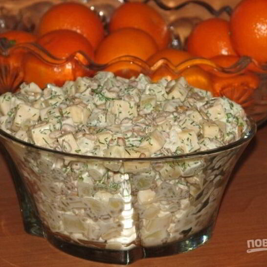 Рецепт салата из консервированных ананасов