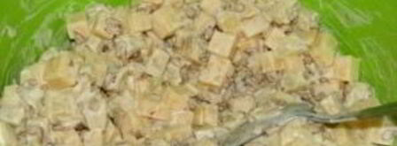 салат из консервированных ананасов. Шаг 5