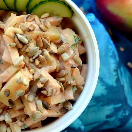 Рецепт салата из овощей и фруктов с оригинальной заправкой