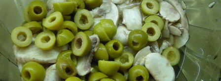 салат из шампиньонов с оливками и брынзой. Шаг 4