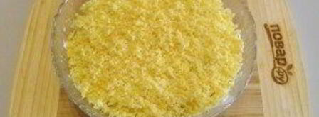 салат мимоза новогодний. Шаг 9